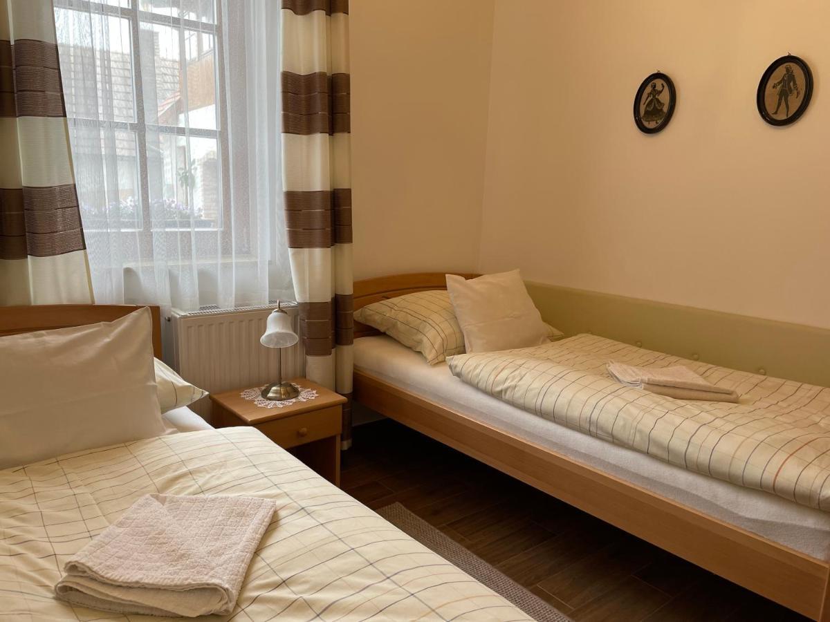Kis-Duna Vendeghaz Dunabogdány Buitenkant foto